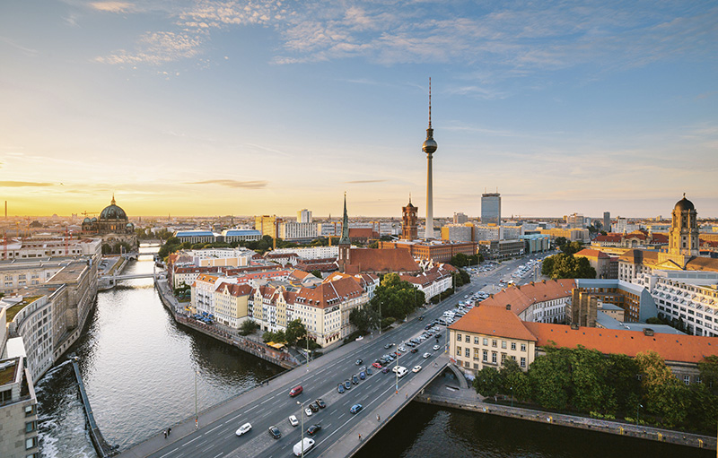 Luftbild von Berlin mit Fernsehturm