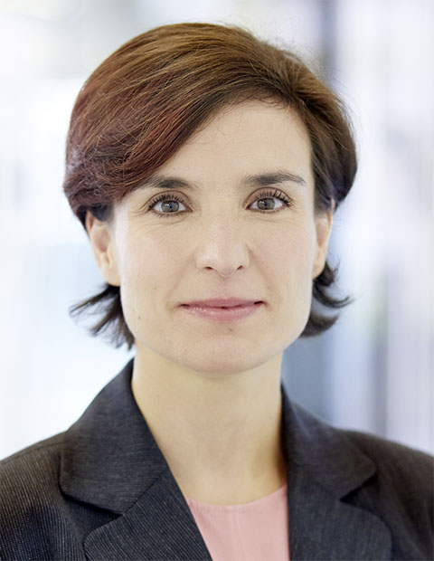 Porträt von Juliane Köberlein-Neu, Inhaberin des Lehrstuhls für Versorgungsforschung und Gesundheitsökonomische Evaluation an der Bergischen Universität Wuppertal