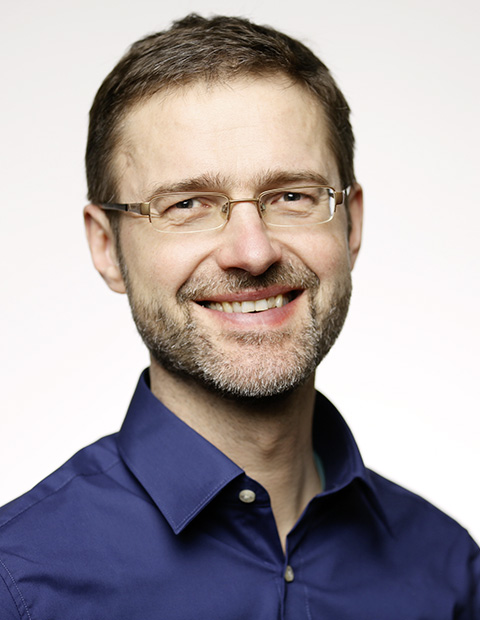 Portrait von Prof. Dr. rer. pol. Claus Wendt. Er ist Professor für Soziologie der Gesundheit und des Gesundheitssystems an der Universität Siegen