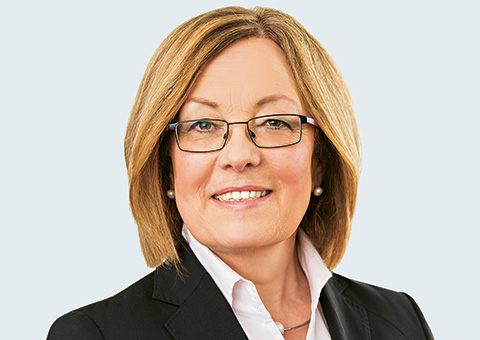 Porträt vom Irmgard Stippler, Diplom-Volkswirtin und seit 2018 Vorstandsvorsitzende der AOK Bayern