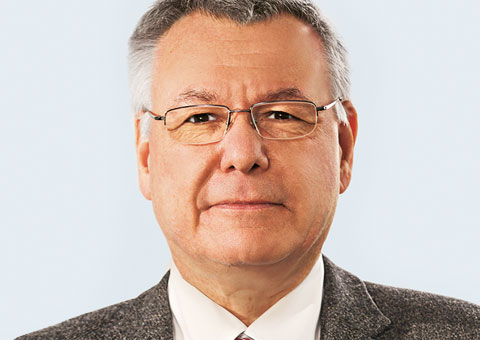 Porträt von Thomas Pollmächer, Präsident der Deutschen Gesellschaft für Psychiatrie und Psychotherapie, Psychosomatik und Nervenheilkunde (DGPPN)