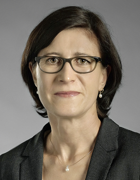 Porträt von Prof. Elke Hertig, Professorin für Regionalen Klimawandel und Gesundheit an der Medizinischen Fakultät der Universität Augsburg 