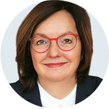 Porträt von Dr. Ruth Hecker, Vorsitzende des Aktionsbündnisses Patien­tensicherheit e. V.