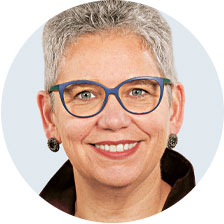 Porträt von Christine Vogler, Präsidentin des Deutschen Pflegerates e. V.
