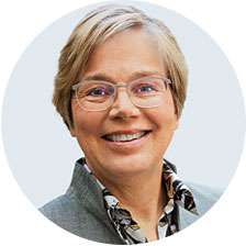 Porträt von Eva Maria Welskop-Deffaa, Präsidentin des Deutschen Caritasverbandes e. V.
