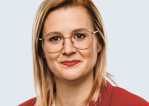 Porträt von Sarah Lukuc, Vorstandsvorsitzende an der Spitze des Bundesverbandes Pflegemanagement