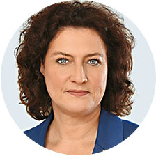 Porträt von Dr. Carola Reimann, Vorstandsvorsitzende des AOK-Bundes­verbandes
