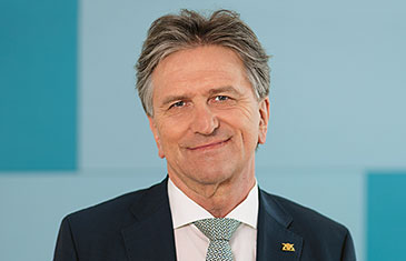 Porträt von Manne Lucha, Minister für Soziales, Gesundheit und Integration in Baden-Württemberg