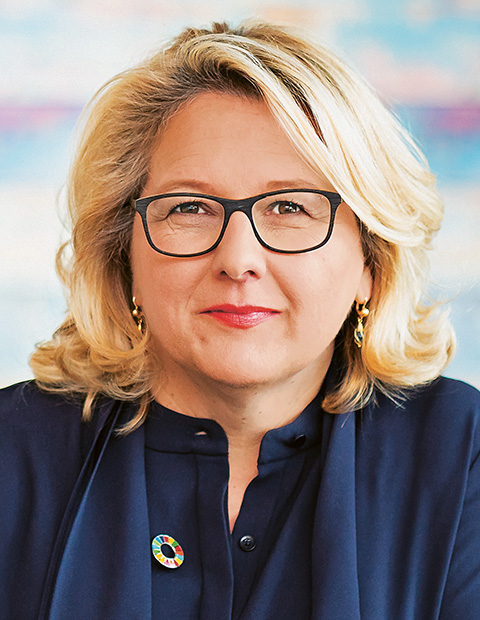 Porträt von Svenja Schulze, Bundesentwicklungsministerin