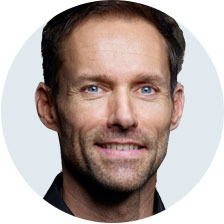 Porträt von Sven Hannawald, bekannter Skispringer und heute Präventionsexperte für Burnout