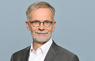 Porträt von Bernhard Hoffmann, Chefredakteur der G+G