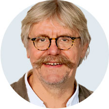 Porträt von Manfred Schedlowski, Direktor des Instituts für Medizinische Psychologie und Verhaltensimmunbiologie am Universitätsklinikum Essen